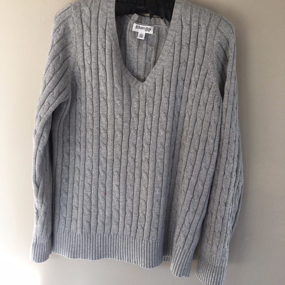 V neck sweater